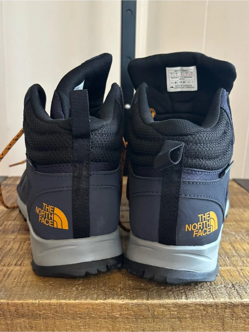The North Face Venture Fasthike II Mid Waterproof Hiking Boots Mens 9 NWOT